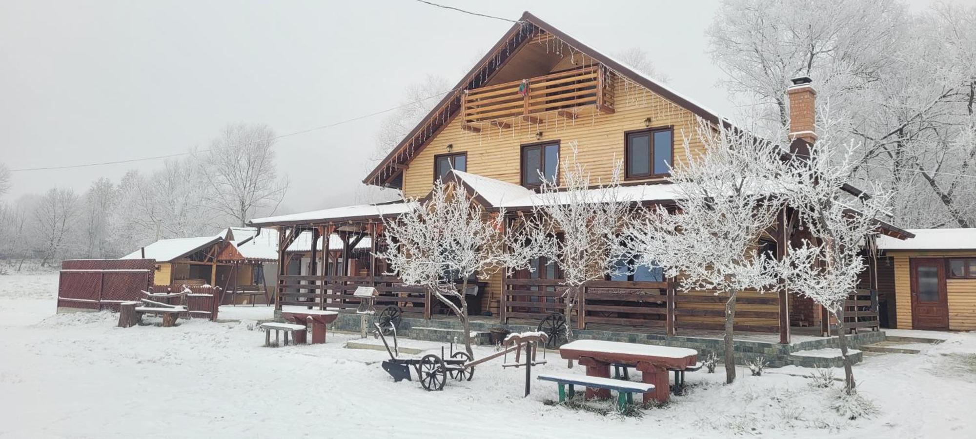 Cabana Lunca Тирґу-Нямц Екстер'єр фото
